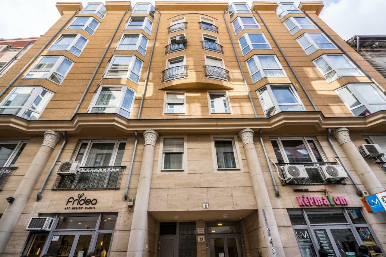 Bpr Vivid Downtown Vibe With Balcony * Budapešť